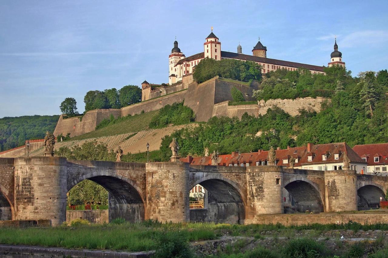 Central City Apartment - Direct View Of Main And Fortress Würzburg Esterno foto